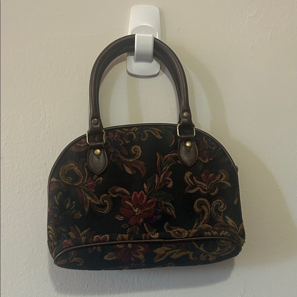 Liz Claiborne Black and Brown Floral Shoulder Bag like new tapestry - Picture 3 of 5